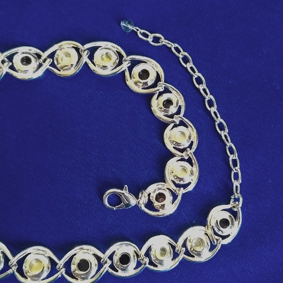 Woman's Multi Color Necklace in Silver Tone Setting - Picture 4 of 6